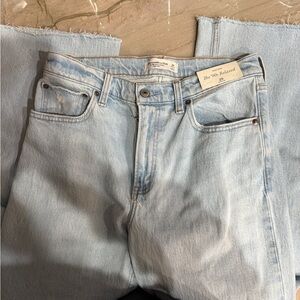 Abercrombie & Fitch Men's Light Blue Relaxed Jeans